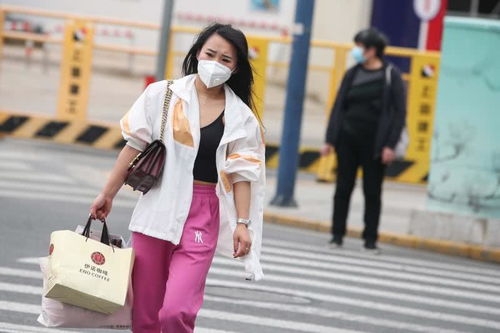 今日上海天气穿什么衣服，一份本地人私藏的换季穿搭指南