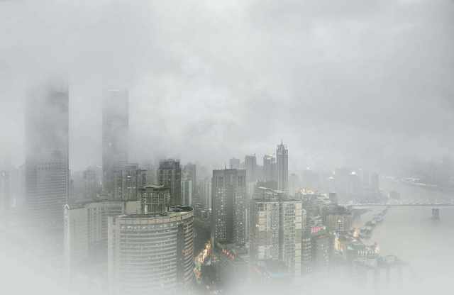 雾都与火炉之间，15天气象中的重庆呼吸韵律