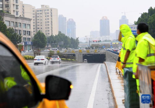 连云港发布暴雨红色预警，全城紧急应对强降雨